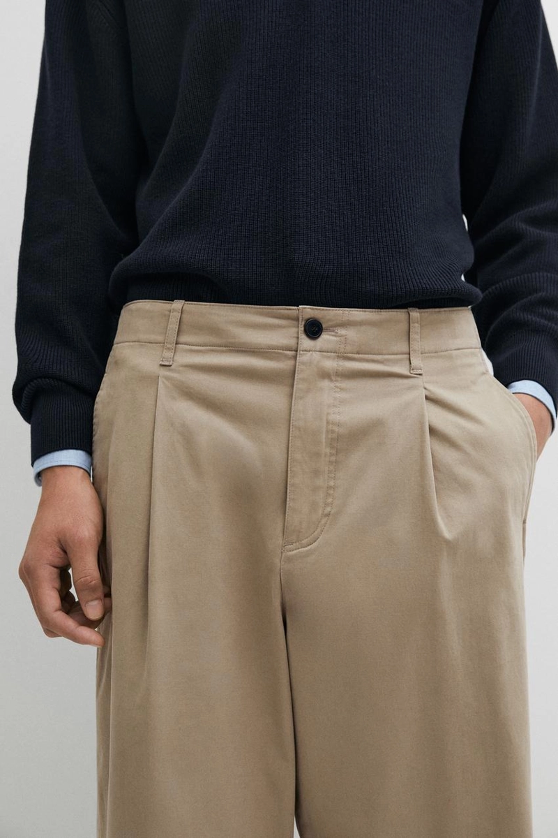 Брюки с защипами и фасоном barrel fit