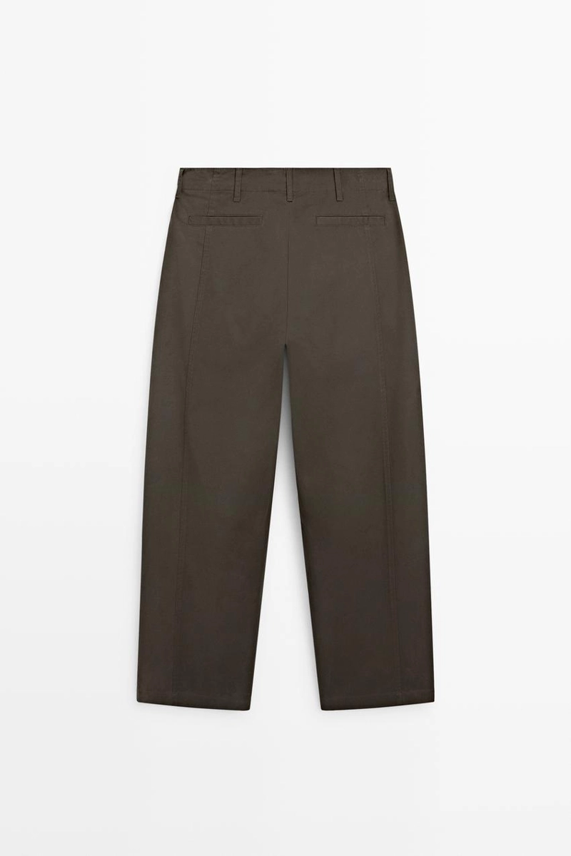 Брюки с защипами и посадкой barrel fit