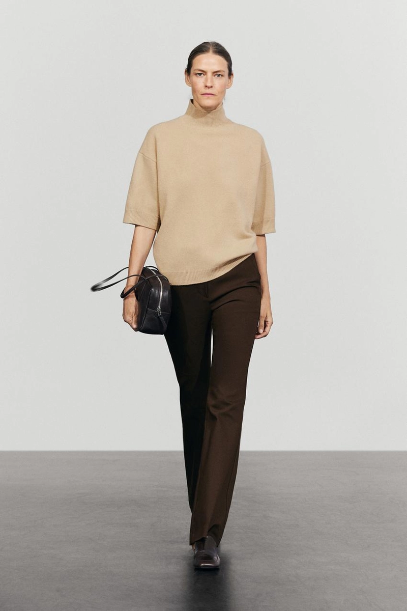 Вязаный свитер с укороченным рукавом оверсайз