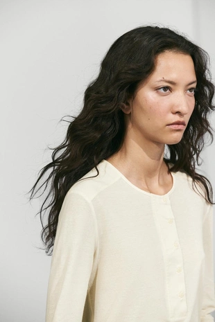Футболка с длинным рукавом henley из 100% хлопка с утеплёнными плечами- Заказать в России