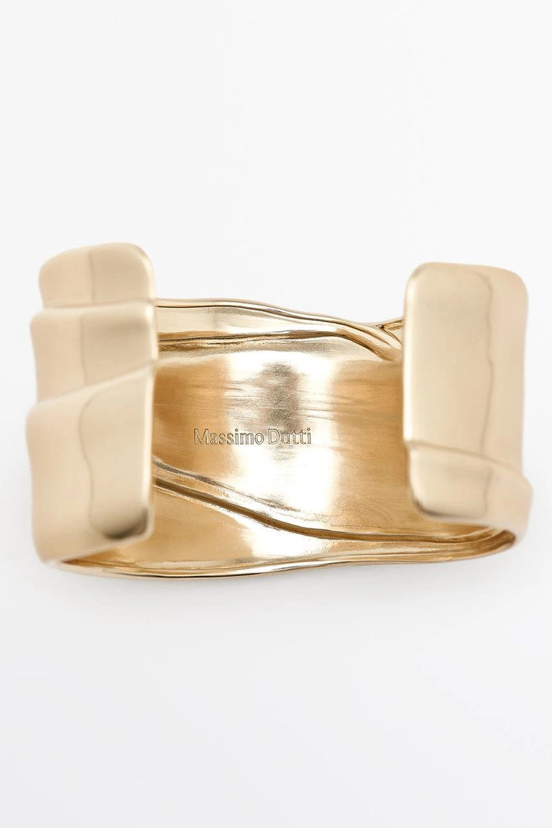 Браслет с драпировкой широкого фасона
